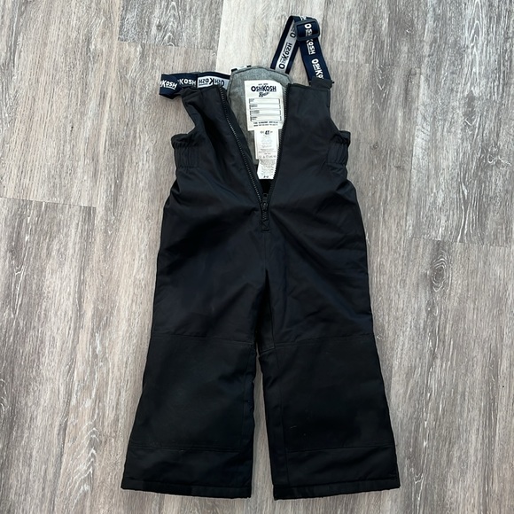 Osh Kosh size 4T - Picture 3 of 4